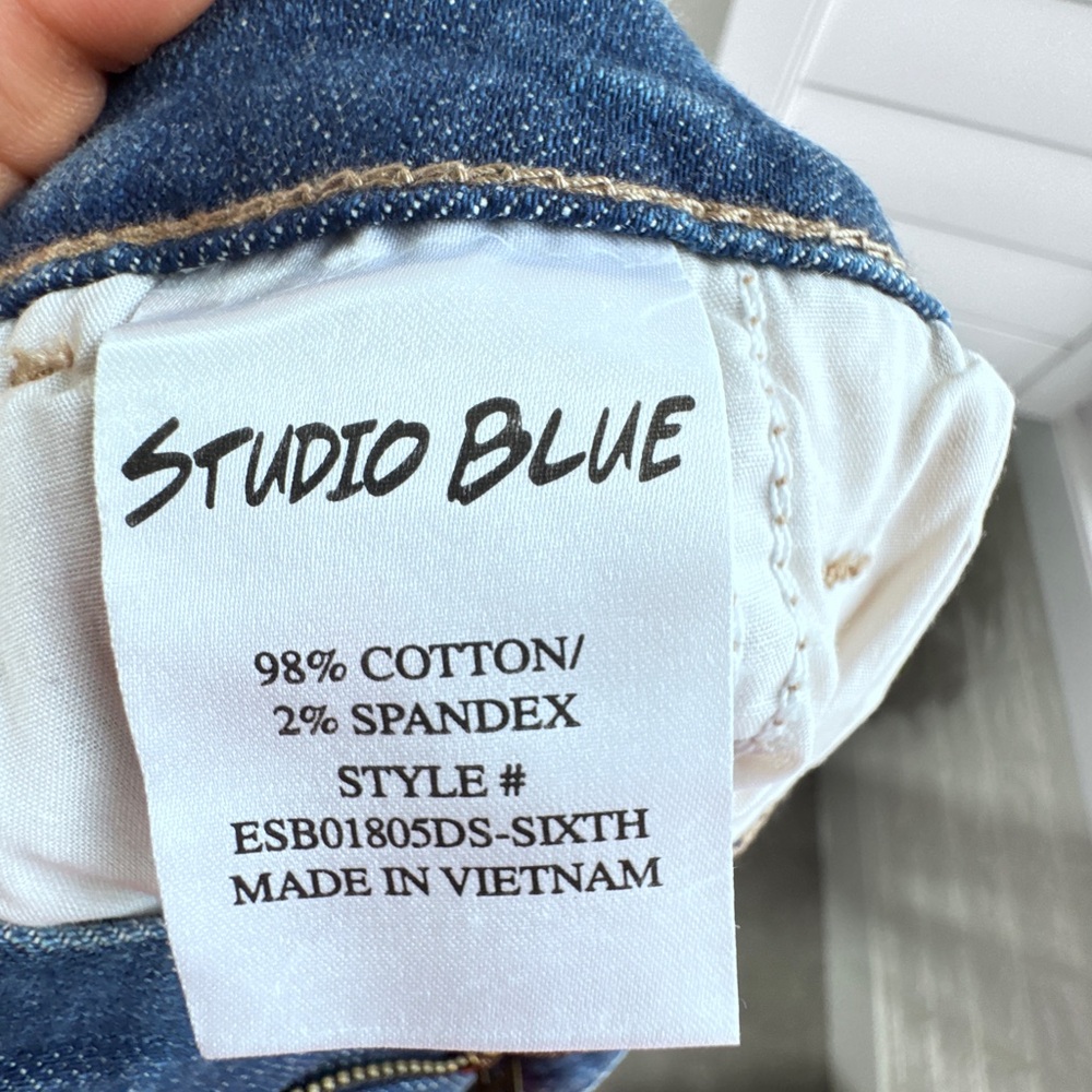 Stitch Fix. Size 27. Women's Blue Jeans - Picture 7 of 11